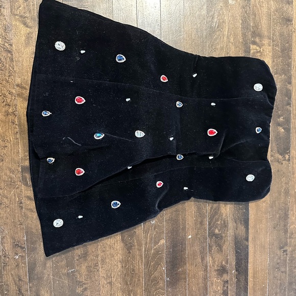 Chic Black A-Line Skirt with Colorful Embellishments - Picture 1 of 3